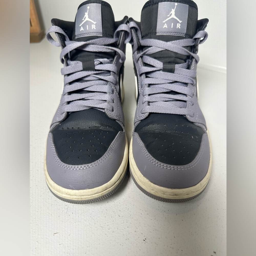 Nike Air Jordan 1 Mid Women's 8 Gray Black White Leather Sneakers BQ6472-022 - Picture 3 of 9